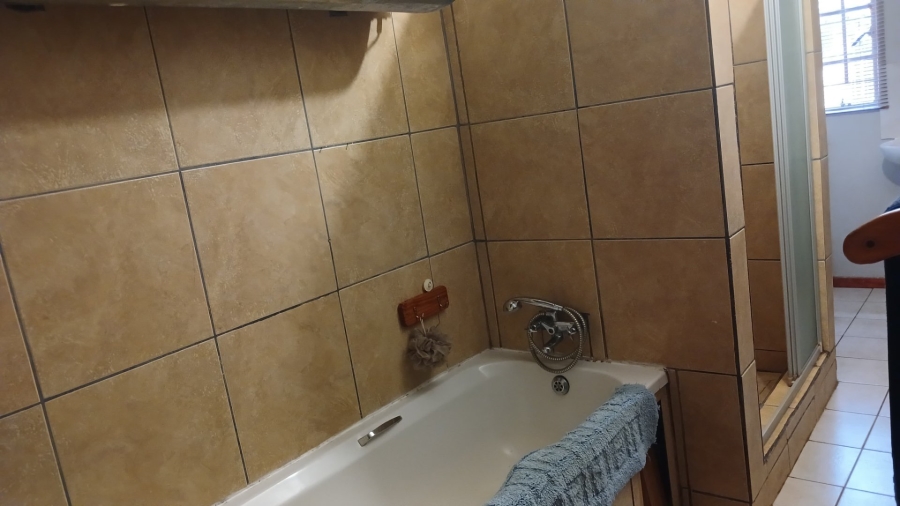  Bedroom Property for Sale in Vredenhof Sh Free State